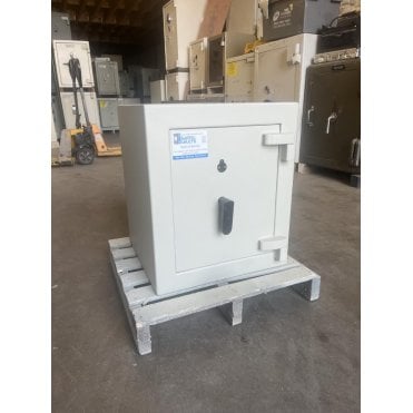 Dudley Dudley Safe Ref: 1650